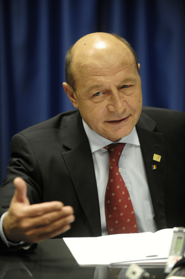 Băsescu: "Merg la PICCJ, am fost informat că sunt suspect" Băsescu: "Merg la PICCJ, am fost informat că sunt suspect"